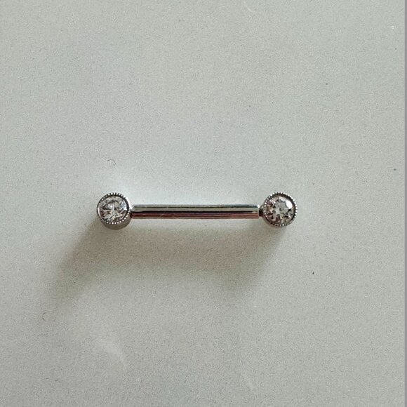 Maria Tash Scallop Set Diamond Nipple Barbell in White Gold - Picture 3 of 9